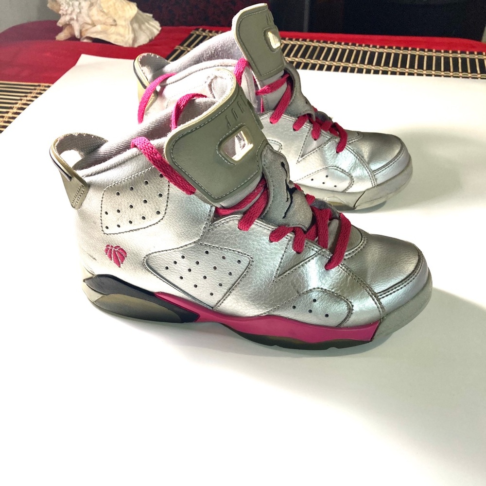 Nike Jordan 6 Valentine’s Day